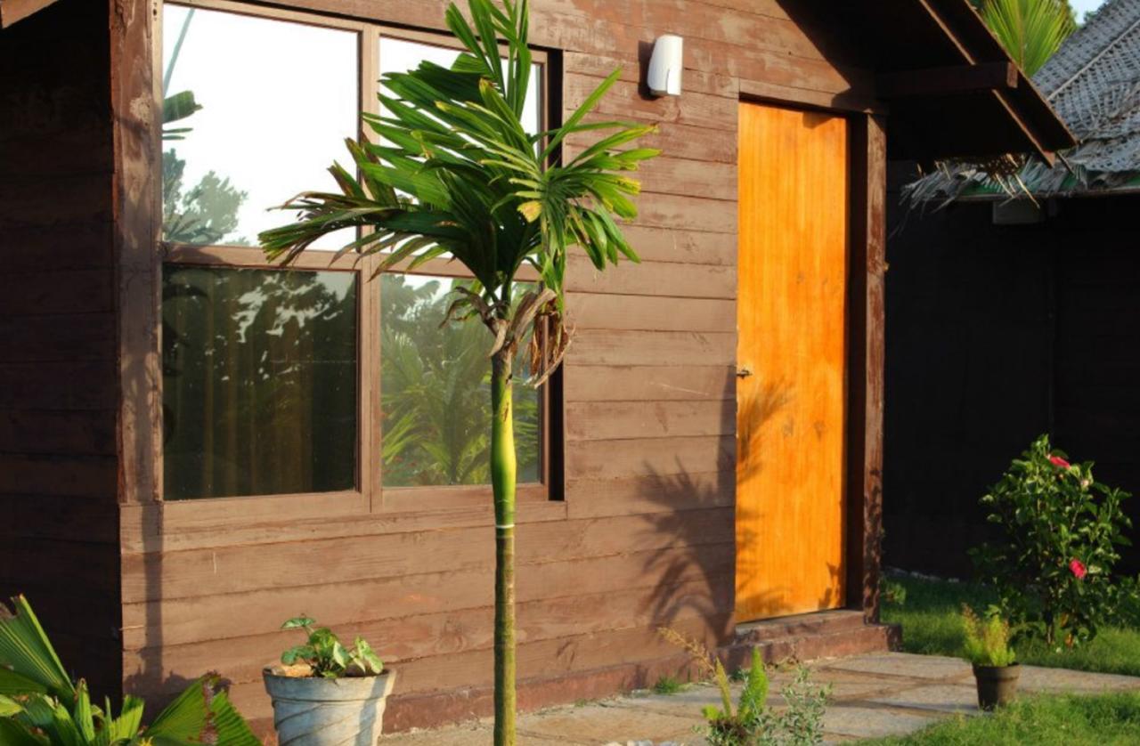 Rock Water Resort Morjim Exterior photo